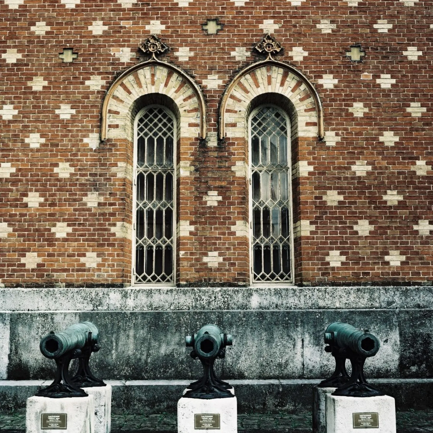 Online 2021 LomoChrome Metropolis 120 ISO 100–400 Lomochrome Films|120 Film