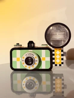 Cheap La Sardina Camera & Flash DIY Experimental